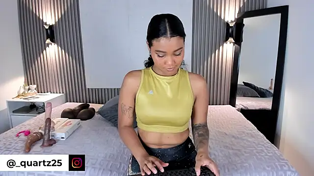 Zafiiraa online show from 04.21.26