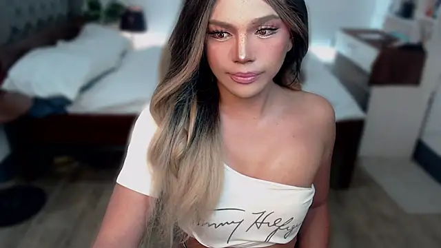 liaa lurrecams online show from 11.11.25