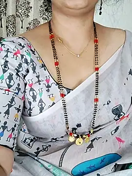 Snapshot of Indian_desi_wife chatting on 06.25.26 Indian desi wife online show from 06.25.26