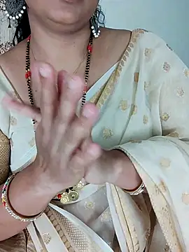 Snapshot of Indian_desi_wife chatting on 07.05.26 Indian desi wife online show from 07.05.26