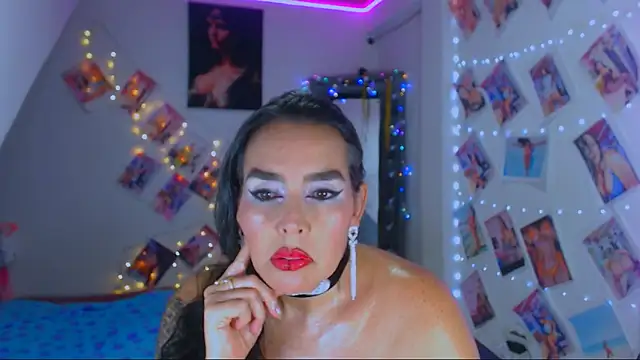 Snapshot of sweet_vanessa_22 chatting on 03.08.25 sweet vanessa 22 online show from 03.08.25