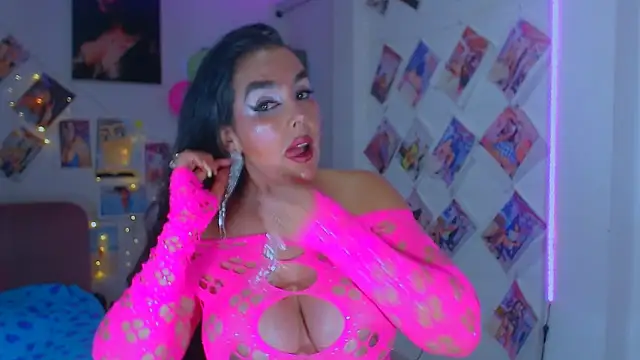 Snapshot of sweet_vanessa_22 chatting on 12.05.25 sweet vanessa 22 online show from 12.05.25