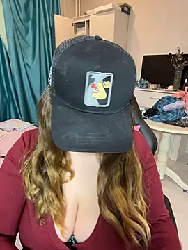 Snapshot of DienkaGreen chatting on 02.07.26 DienkaGreen online show from 02.07.26