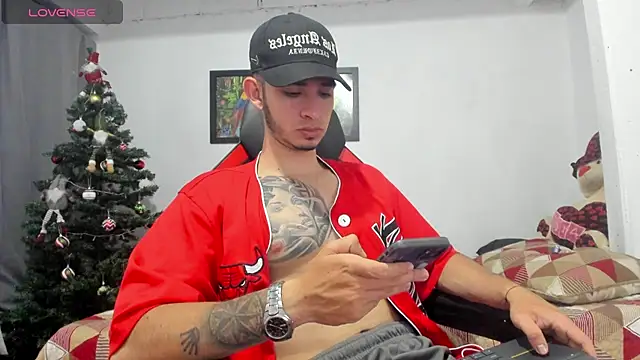 Snapshot of freestyle_blake1 chatting on 12.17.24 freestyle blake1 online show from 12.17.24