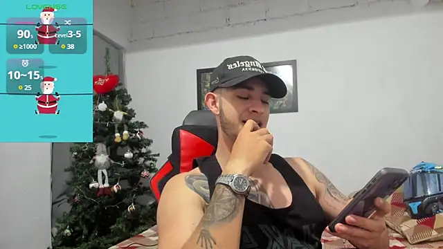 Snapshot of freestyle_blake1 chatting on 12.23.24 freestyle blake1 online show from 12.23.24