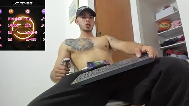 Snapshot of freestyle_blake1 chatting on 03.14.25 freestyle blake1 online show from 03.14.25