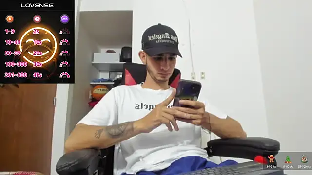 Snapshot of freestyle_blake1 chatting on 03.19.25 freestyle blake1 online show from 03.19.25