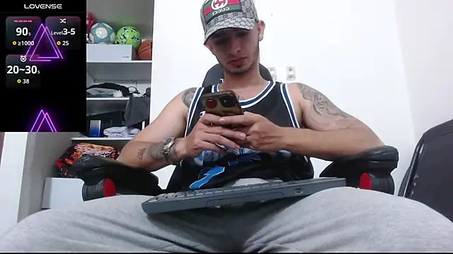 Snapshot of freestyle_blake1 chatting on 10.04.25 freestyle blake1 online show from 10.04.25