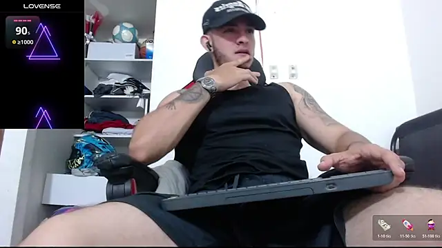 Snapshot of freestyle_blake1 chatting on 10.20.25 freestyle blake1 online show from 10.20.25