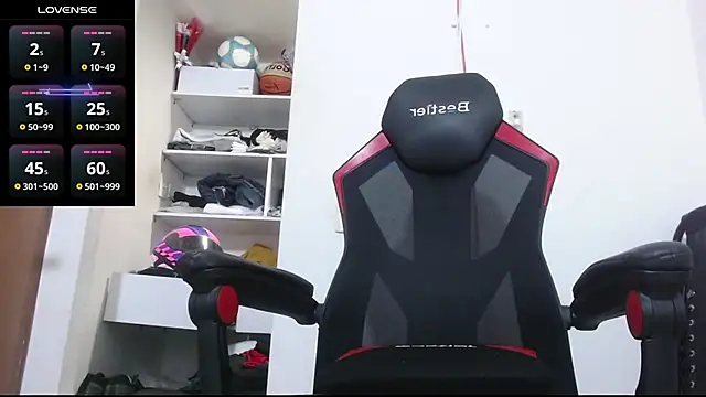 Snapshot of freestyle_blake1 chatting on 10.24.25 freestyle blake1 online show from 10.24.25