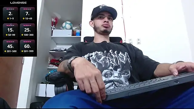 Snapshot of freestyle_blake1 chatting on 10.30.25 freestyle blake1 online show from 10.30.25