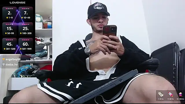 Snapshot of freestyle_blake1 chatting on 11.13.25 freestyle blake1 online show from 11.13.25