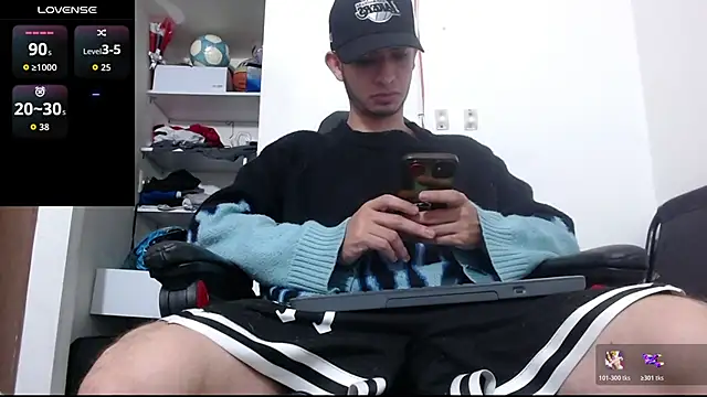 Snapshot of freestyle_blake1 chatting on 11.20.25 freestyle blake1 online show from 11.20.25