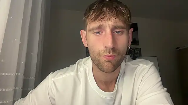 Snapshot of lukegunn chatting on 02.04.26 lukegunn online show from 02.04.26