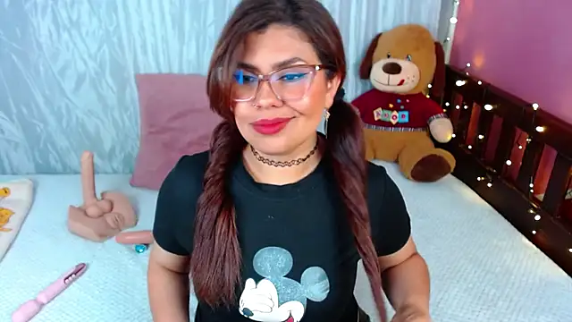 Queenamazon1 online show from 10.27.25