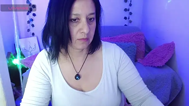 Snapshot of camilalatti chatting on 11.09.25 camilalatti online show from 11.09.25