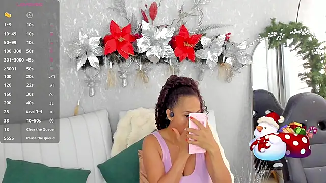 Snapshot of EmmaFerrary chatting on 11.29.25 EmmaFerrary online show from 11.29.25