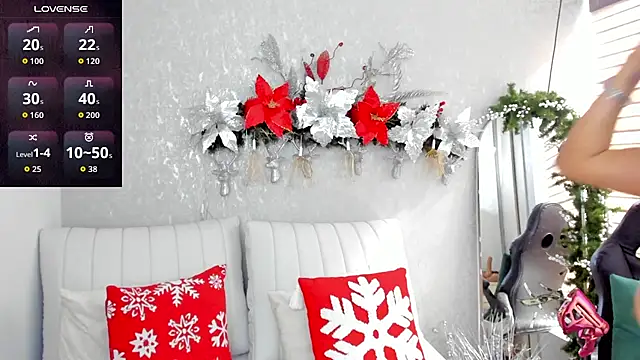 Snapshot of EmmaFerrary chatting on 12.13.25 EmmaFerrary online show from 12.13.25