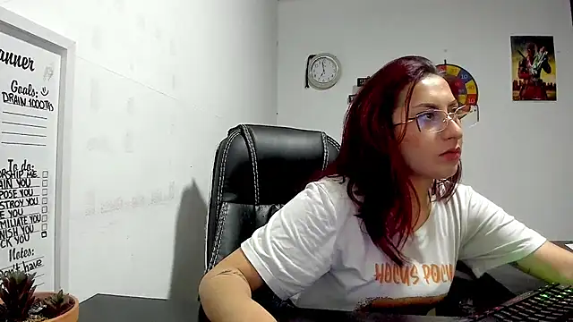 Snapshot of Scarlett_Sen chatting on 12.04.24 Scarlett Sen online show from 12.04.24