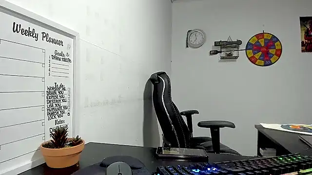 Snapshot of Scarlett_Sen chatting on 12.12.24 Scarlett Sen online show from 12.12.24