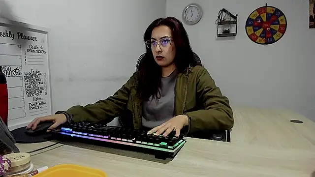 Snapshot of Scarlett_Sen chatting on 01.14.25 Scarlett Sen online show from 01.14.25