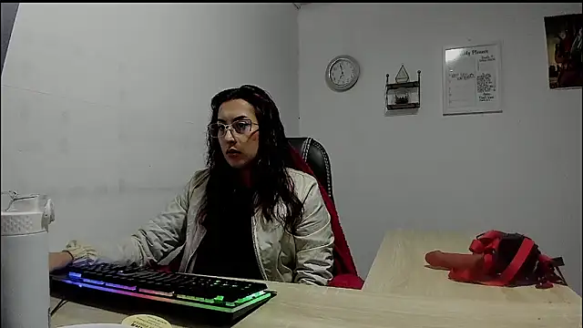 Snapshot of Scarlett_Sen chatting on 01.29.25 Scarlett Sen online show from 01.29.25