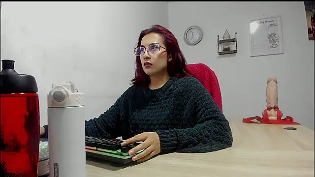 Snapshot of Scarlett_Sen chatting on 02.21.25 Scarlett Sen online show from 02.21.25