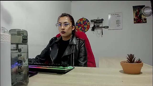 Snapshot of Scarlett_Sen chatting on 03.11.25 Scarlett Sen online show from 03.11.25