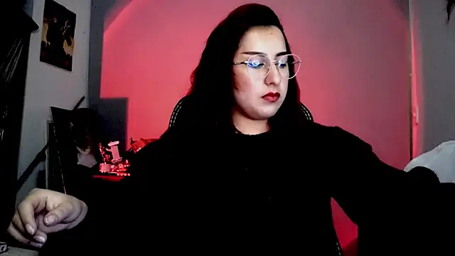 Snapshot of Scarlett_Sen chatting on 11.24.25 Scarlett Sen online show from 11.24.25