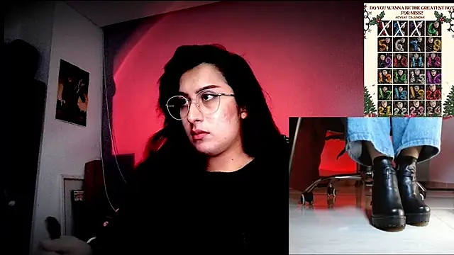 Snapshot of Scarlett_Sen chatting on 12.04.25 Scarlett Sen online show from 12.04.25