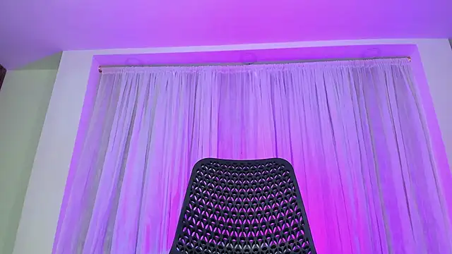 Snapshot of jaddyk_ chatting on 12.01.25 jaddyk online show from 12.01.25