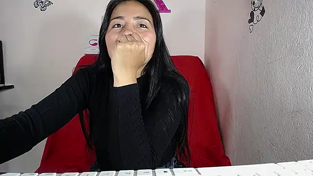 Snapshot of hanna_girl21 chatting on 03.07.25 hanna girl21 online show from 03.07.25