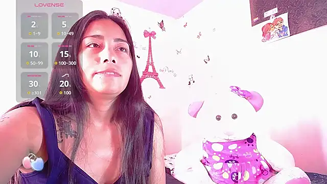 Snapshot of hanna_girl21 chatting on 10.24.25 hanna girl21 online show from 10.24.25