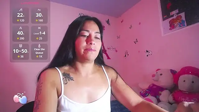 Snapshot of hanna_girl21 chatting on 10.31.25 hanna girl21 online show from 10.31.25