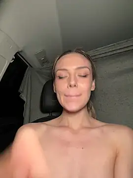 Snapshot of HopeHeaven chatting on 01.12.25 HopeHeaven online show from 01.12.25