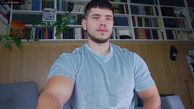 Snapshot of Arilas_ chatting on 09.17.25 Arilas  online show from 09.17.25