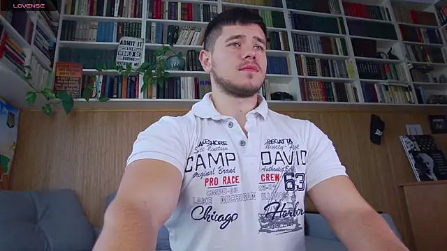 Snapshot of Arilas_ chatting on 09.20.25 Arilas  online show from 09.20.25