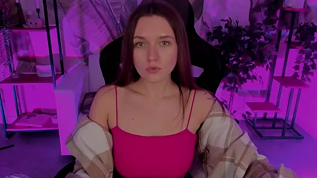 Snapshot of JennyDens chatting on 12.23.24 JennyDens online show from 12.23.24