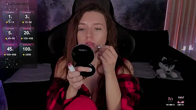 Snapshot of JennyDens chatting on 12.29.24 JennyDens online show from 12.29.24