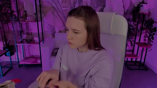 Snapshot of JennyDens chatting on 03.14.25 JennyDens online show from 03.14.25