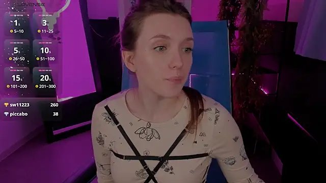 Snapshot of JennyDens chatting on 03.22.25 JennyDens online show from 03.22.25