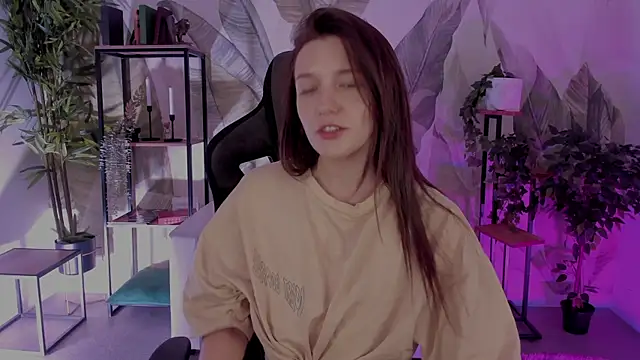 Snapshot of JennyDens chatting on 12.16.25 JennyDens online show from 12.16.25