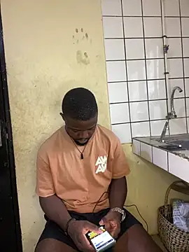 Snapshot of vannycov chatting on 09.08.25 vannycov online show from 09.08.25