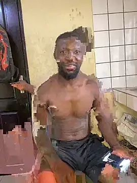 Snapshot of vannycov chatting on 09.29.25 vannycov online show from 09.29.25