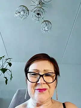 Snapshot of Fire_Night chatting on 11.04.25 Fire Night online show from 11.04.25