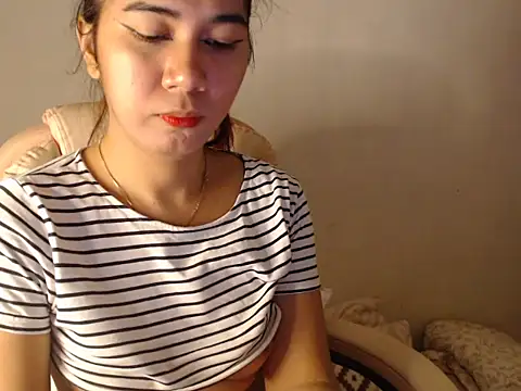 Snapshot of TransPetite1 chatting on 03.21.25 TransPetite1 online show from 03.21.25
