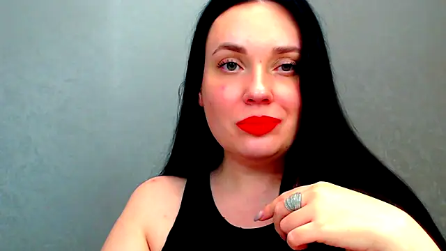 Snapshot of WorshipLilit chatting on 12.31.24 WorshipLilit online show from 12.31.24