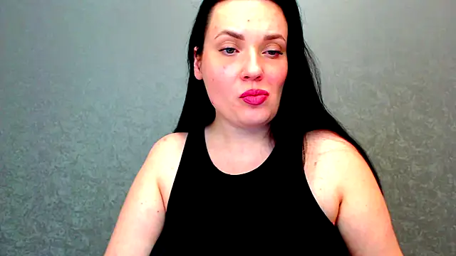 Snapshot of WorshipLilit chatting on 01.10.25 WorshipLilit online show from 01.10.25