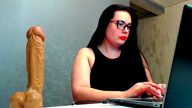 Snapshot of WorshipLilit chatting on 01.24.25 WorshipLilit online show from 01.24.25