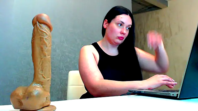 Snapshot of WorshipLilit chatting on 03.09.25 WorshipLilit online show from 03.09.25